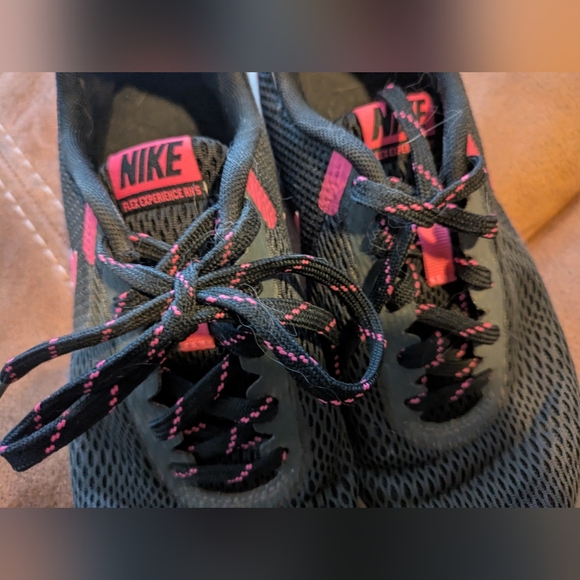 Nike Women Flex Experience RN5 Running Shoe - Picture 6 of 12